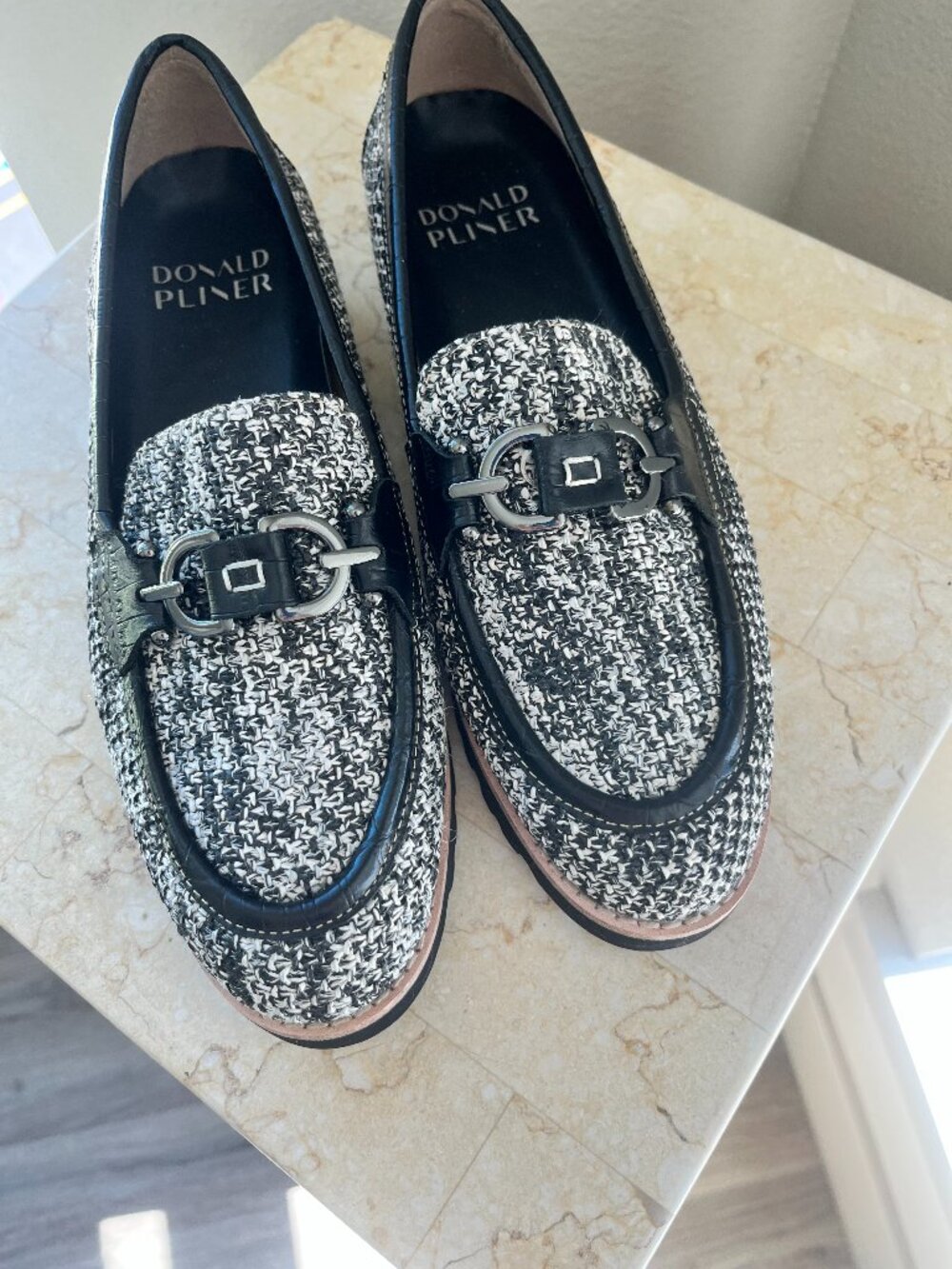 Donald Pliner Clio Loafer Black, Gray & White Tweed Like New Condition 8.5M